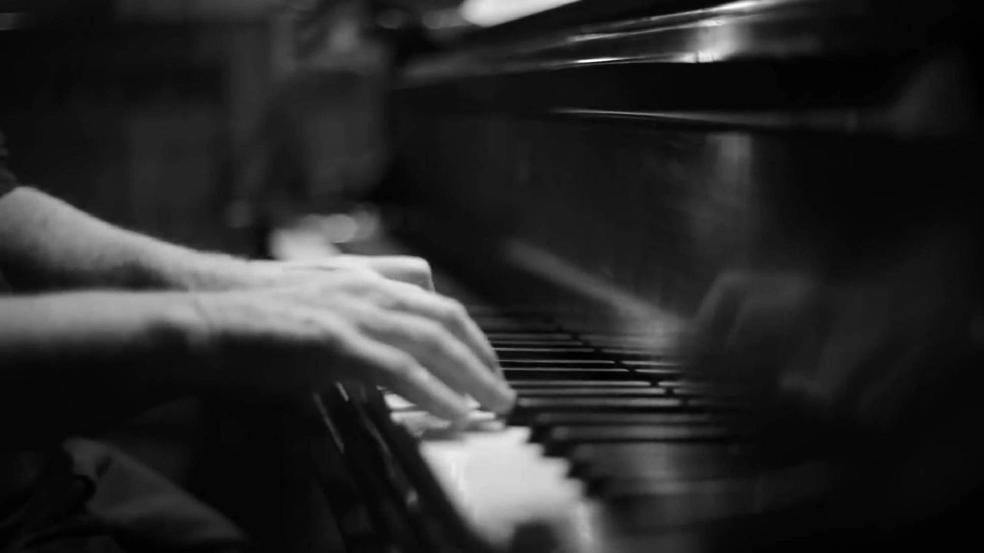 Composition Image Composing at the piano